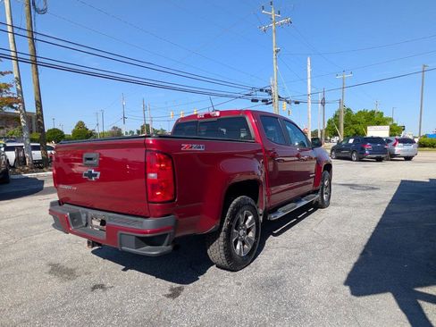 Used 2017 Chevrolet Colorado Z71 AWD/4WD image 5