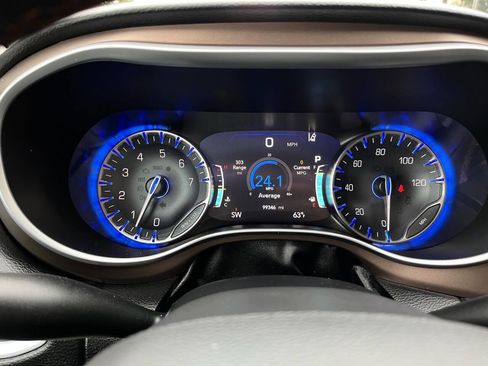 Used 2017 Chrysler Pacifica Touring-L Plus w/ Advanced Safetytec Group image 22