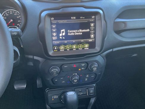 Used 2023 Jeep Renegade Latitude image 8