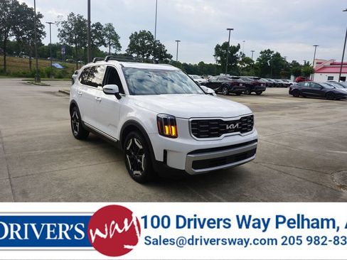 Used 2024 Kia Telluride S w/ S Sunroof Package FWD image 1