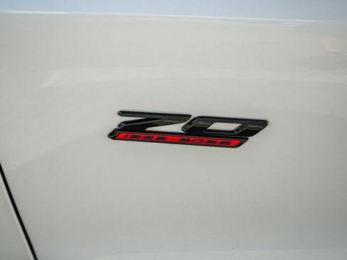 Used 2023 Chevrolet Corvette Stingray Premium Conv w/ Z51 Performance Package RWD image 9