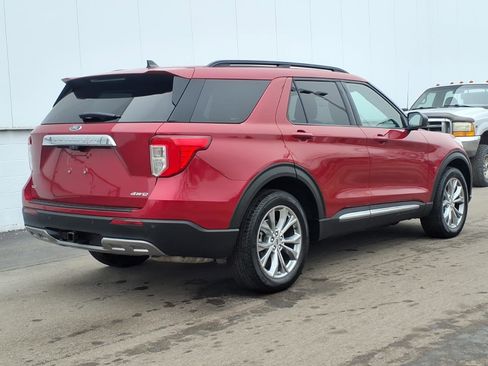 Certified 2022 Ford Explorer XLT w/ Equipment Group 202A image 6