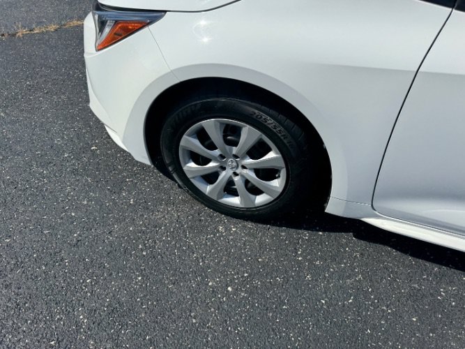 Used 2020 Toyota Corolla LE FWD image 9
