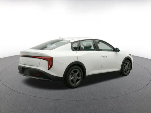Used 2025 Kia K4 FWD image 9