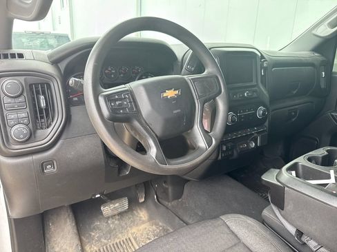 Used 2024 Chevrolet Silverado 2500 Custom w/ Custom Value Package AWD/4WD image 3