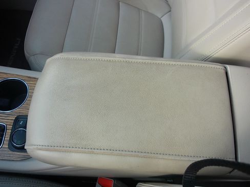 Used 2019 GMC Acadia Denali w/ Technology Package FWD image 21