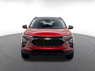 Used 2025 Chevrolet Trax LT w/ LT Convenience Package FWD video 2