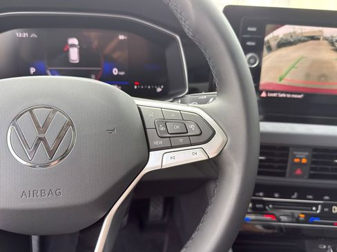 New 2026 Volkswagen Jetta SE FWD image 18