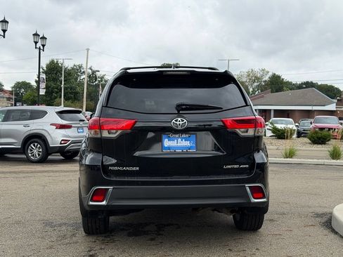 Used 2019 Toyota Highlander Limited Platinum AWD/4WD image 4