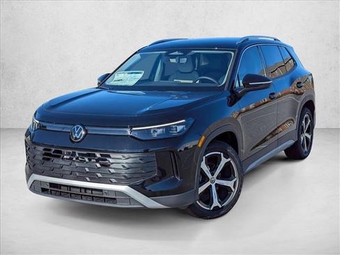 New 2026 Volkswagen Tiguan SE image 1