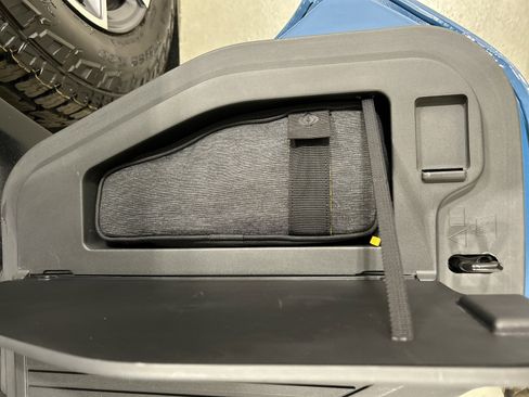 Used 2022 Rivian R1T Adventure AWD/4WD image 32