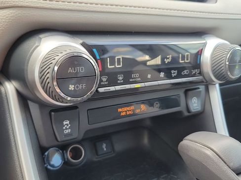 Certified 2020 Toyota RAV4 XLE FWD image 26