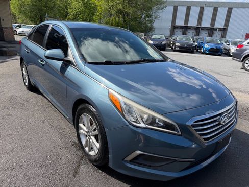 Used 2017 Hyundai Sonata SE w/ Cargo Package FWD image 5
