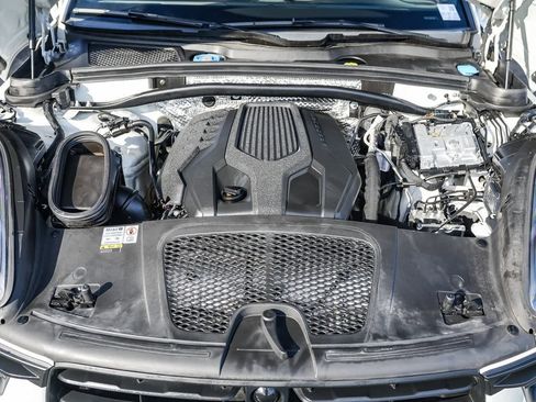 Used 2023 Porsche Macan image 19