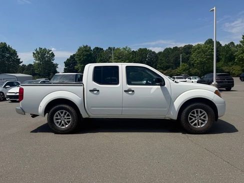 Used 2019 Nissan Frontier SV RWD image 6