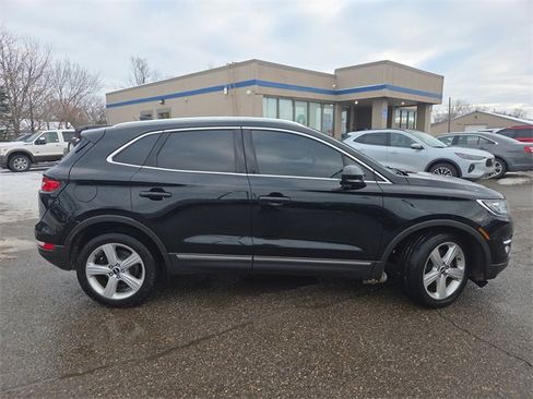 Used 2018 Lincoln MKC Premiere image 9