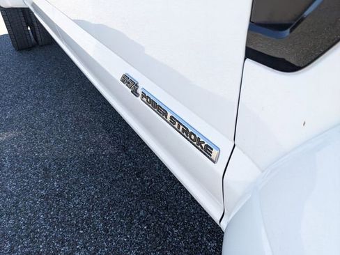 Used 2022 Ford F450 Platinum w/ FX4 Off-Road Package image 4