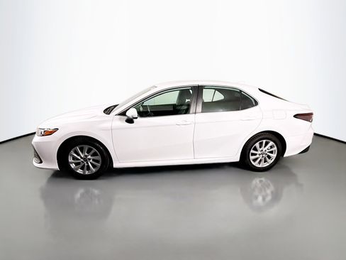Used 2023 Toyota Camry LE image 6