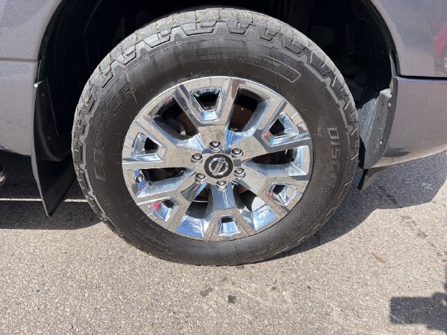 Used 2020 Nissan Titan SL w/ Moonroof Package AWD/4WD image 30