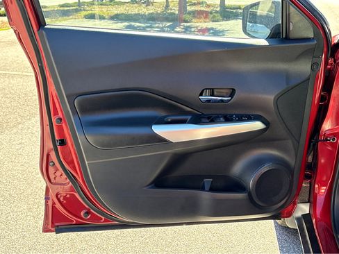 Used 2020 Nissan Kicks SR w/ SR Premium Package image 16