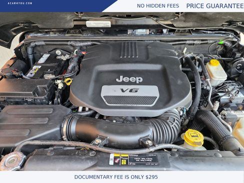 Used 2017 Jeep Wrangler Unlimited Sahara w/ Dual Top Group AWD/4WD image 33