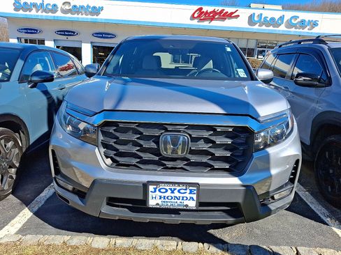 Used 2023 Honda Passport EX-L image 2