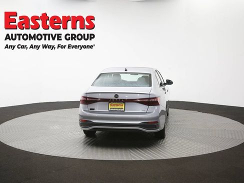 Used 2025 Volkswagen Jetta SE FWD image 36