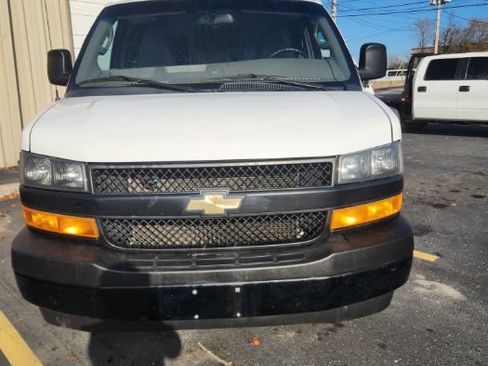 Used 2023 Chevrolet Express 2500 w/ Driver Convenience Package image 10