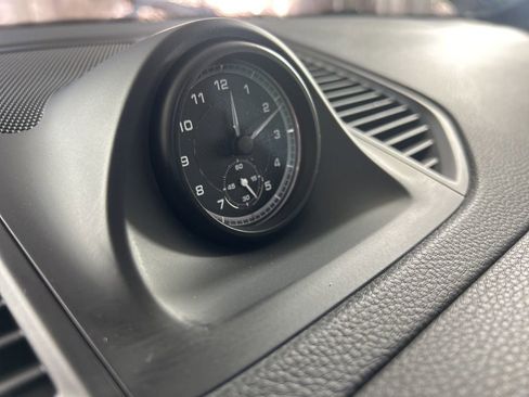 Certified 2025 Porsche Macan image 31