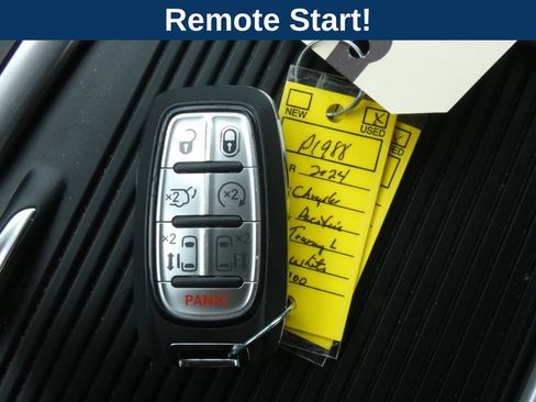 Used 2024 Chrysler Pacifica Touring-L FWD image 15