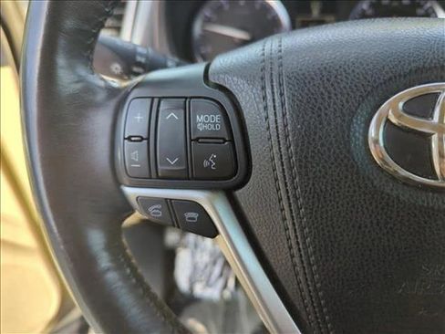 Used 2015 Toyota Highlander XLE image 13