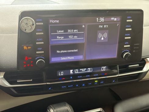 Used 2021 Toyota Sienna XLE FWD image 20
