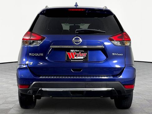 Used 2018 Nissan Rogue SV w/ Premium Package AWD/4WD image 5