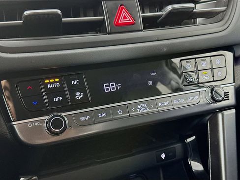 Certified 2025 Kia Seltos EX AWD/4WD image 25