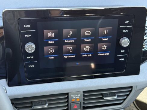 New 2026 Volkswagen Jetta SE FWD image 23