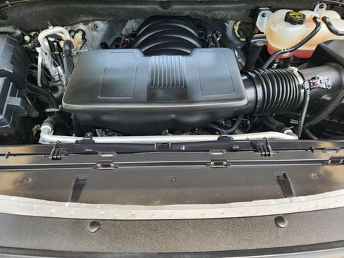 Used 2024 GMC Yukon AT4 w/ Technology Package AWD/4WD image 31