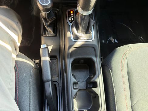 Used 2025 Jeep Wrangler Rubicon image 26