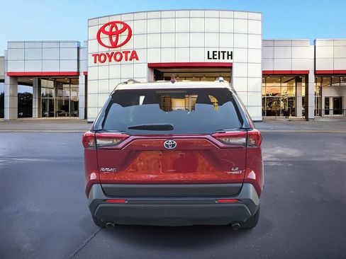 Certified 2022 Toyota RAV4 LE image 6
