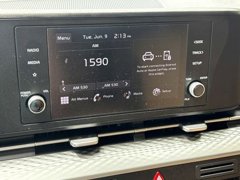 Used 2024 Kia Carnival LX FWD image 29