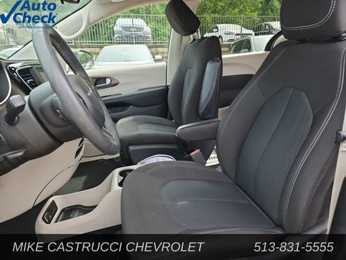 Used 2023 Chrysler Voyager LX FWD image 26