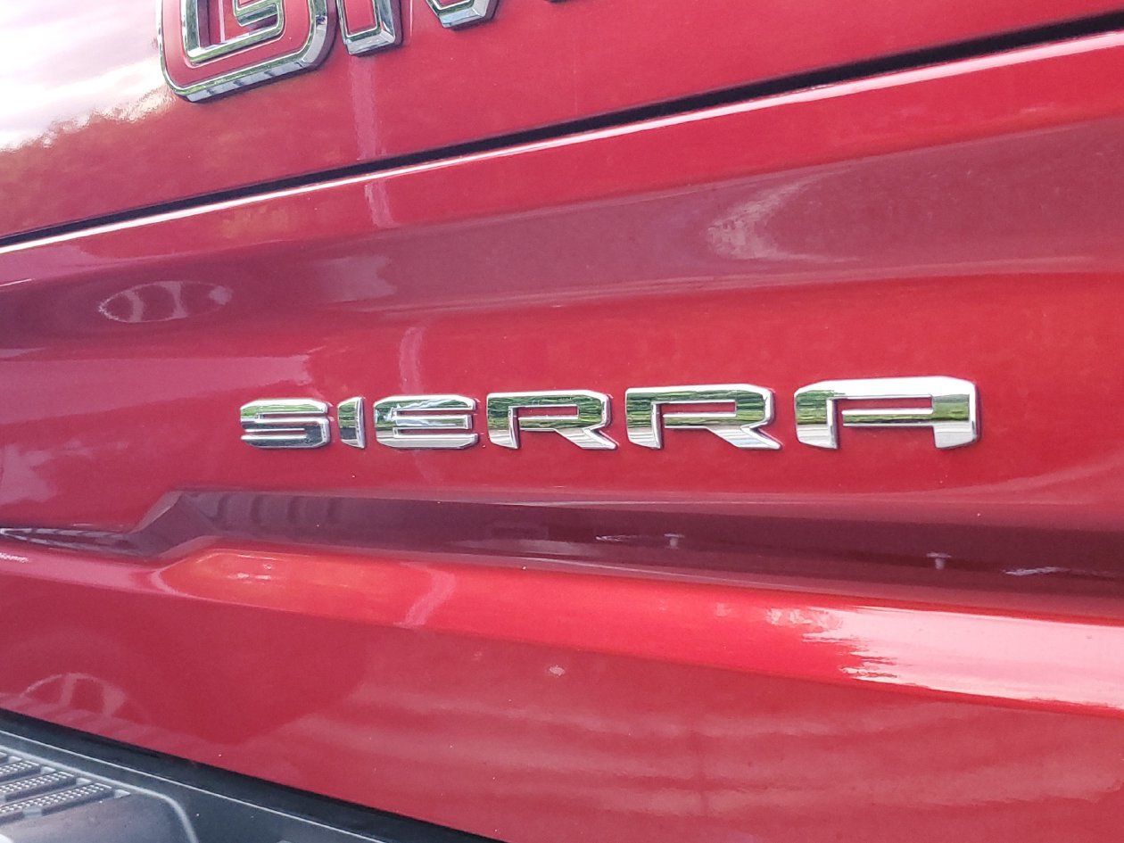 Used 2024 GMC Sierra 1500 AT4 w/ Technology Package AWD/4WD image 7