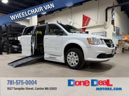 Used 2015 Dodge Grand Caravan SE w/ Quick Order Package 29E SE FWD image 1