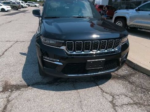 Used 2023 Jeep Grand Cherokee 4WD 4xe image 6