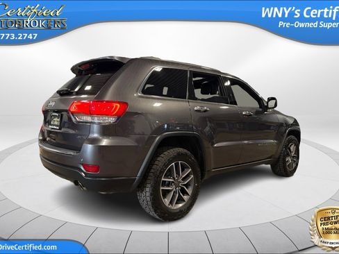 Used 2019 Jeep Grand Cherokee Limited AWD/4WD image 5
