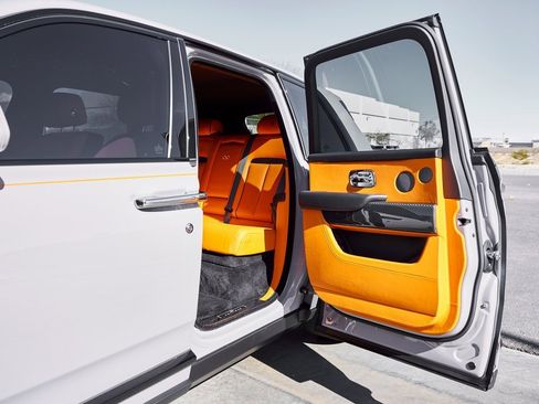 Used 2024 Rolls-Royce Cullinan Black Badge image 31