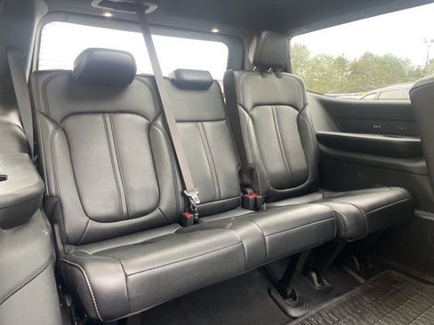 Used 2024 Jeep Wagoneer Series II w/ Convenience Group I image 9