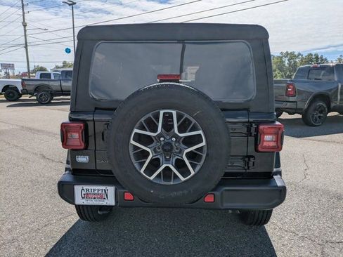 New 2025 Jeep Wrangler Unlimited Sahara AWD/4WD image 5
