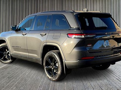 New 2025 Jeep Grand Cherokee Altitude image 3