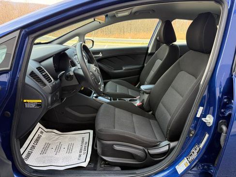 Used 2017 Kia Forte LX image 11