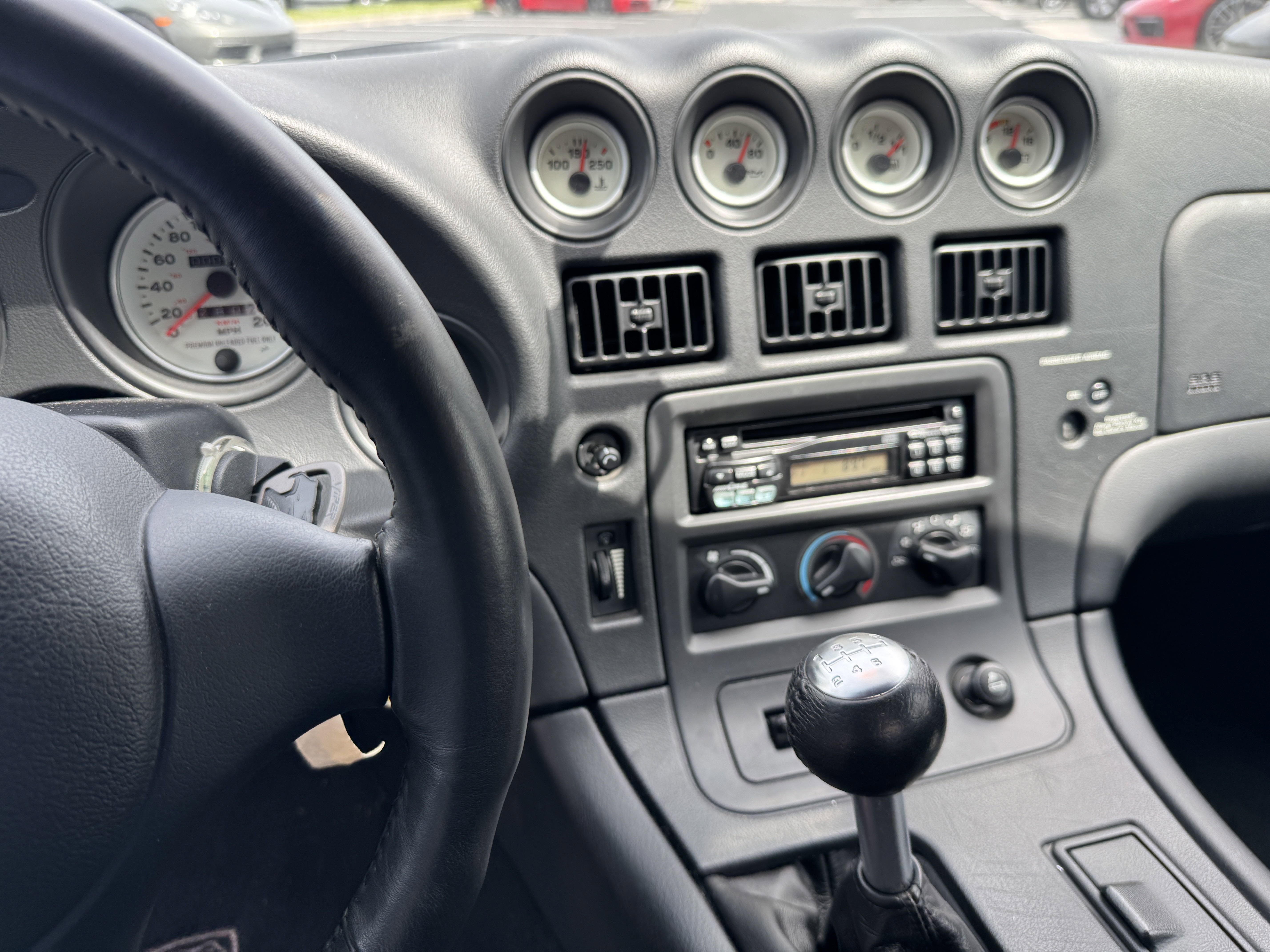 Used 2000 Dodge Viper RT/10 RWD image 18